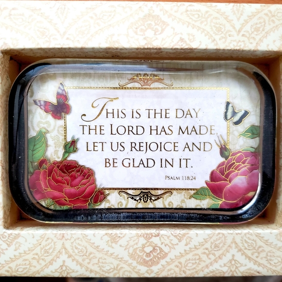 Glass Paperweight - Pooch&Sweetheart - Picture 2 of 6